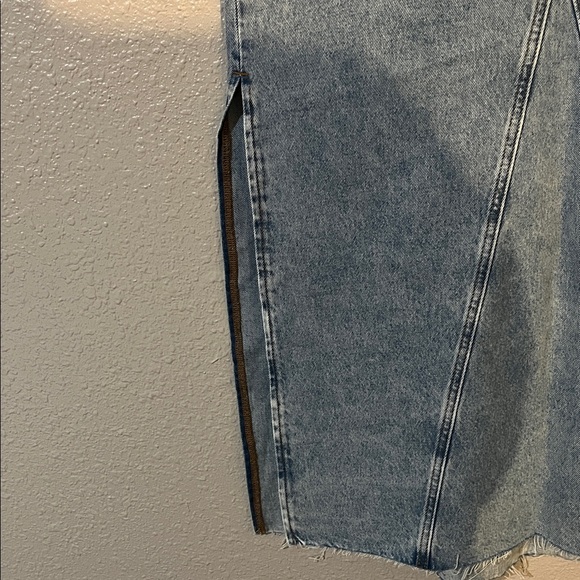 Levi's Vintage Wash Long Denim Skirt Size 28 - Picture 3 of 11